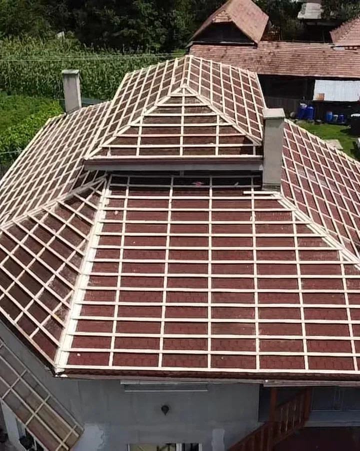 Acoperiș în patru ape, structură pregătită pentru țiglă